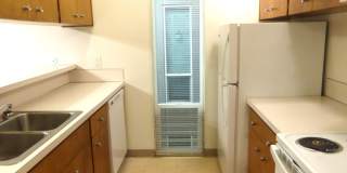 Rent Special: 1/2 Off June's Rent!! - Upstairs 2 Bedroom Unit Gallery 17