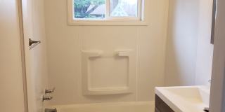 Cute 3 bedroom duplex FOR RENT on Uintah St. Gallery 11