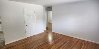 Chapel Hill/2BR Brookside Condo Gallery 3