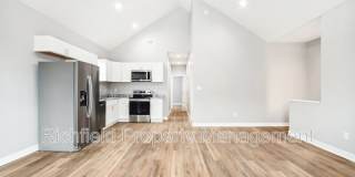 2015 E Maryland St Gallery 8