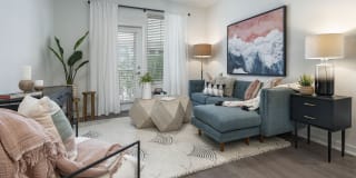 Essex Luxe Apartments Gallery 14