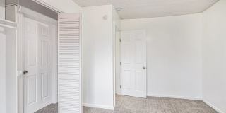 *MOVE IN SPECIAL* $250 Off First Full Month's Rent OR Free 55in TV! Gallery 10