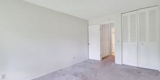 Top Floor Unit - Balcony - Elevator Access - Community Pool & Tennis Court Gallery 26