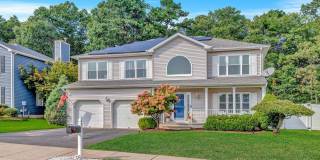 Spacious 4BR Colonial with Garage & Pool Gallery 1