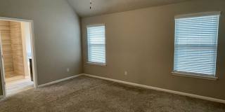 Beautiful 4 bed 3 bath in Deer Creek Schools! Gallery 10