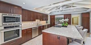 5 BR Executive Home with Pool in prestigious Kahala! Pet Friendly! Gallery 9