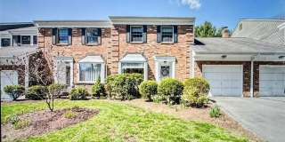 136 Tunxis Village Gallery 1