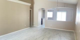 4 Bedroom, 2 Bath New paint and flooring Gallery 6