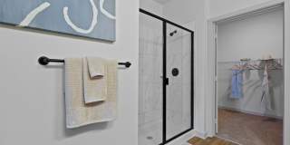 HōM at River Hills Gallery 40