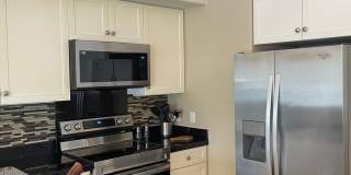Furnished 3 Bedroom 3 Bath Condo Gallery 4