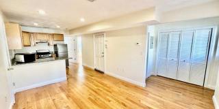 93 Endicott Gallery 8
