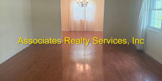 Beautiful 4bed/3bath Corner Lot in Suburban Heights Gallery 8