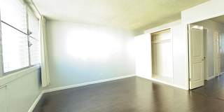 Available Now! 1BD / 1BA with 1 Covered & Assigned Parking Stall on Rycroft Street!! Gallery 9