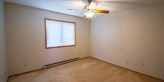Upstairs condo with garage space in great NW location! Gallery 9