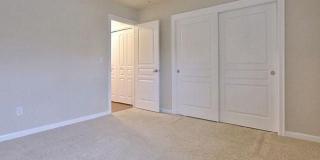 Light & Bright 2 Bed 1 Bath Condo! Gallery 10