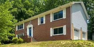 MINUTES TO QUANTICO (STAFFORD) - NO HOA - WALK TO NATURE PRESERVE Gallery 1