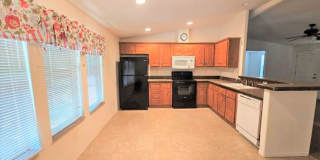 Shady retreat in Mescal Gallery 1