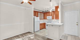 Pacific Legends 2 Bed Condo Near Pool Gallery 6
