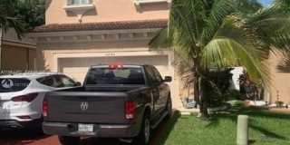 2240 NE 37th Ter Gallery 1