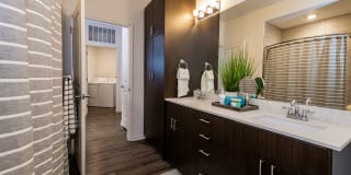 44 Washington Gallery 50