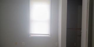For Rent: 1213 W 17th St. 2 bedroom 1 bathroom Home! Nice porch! Nice back yard! New flooring! Washer & dryer hookups! Gallery 5
