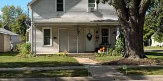 Great 2 bedroom, 1 bath duplex! Great 2 bedroom, 1 bath duplex! Gallery 1