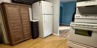 Available Now! 2-bed home in Ft. Thomas with lots to offer! Gallery 7
