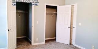Great 3 bedroom townhome off S. Church! Gallery 10