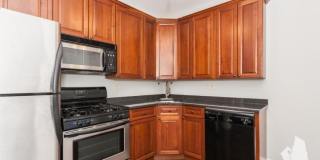 4812 North Paulina St. Gallery 5