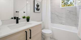 Modern Townhome in Licton Springs – Rooftop Deck & Stylish Living! Gallery 8