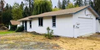 Country Feel - 1+ Bedroom/1 bath - Attached garage Gallery 1