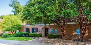 Crestwood Place Apartments Gallery 8