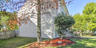 FENCED IN YARD!!!  Beautiful 4/3 UPDATED SF Home in Gaithersburg Gallery 8