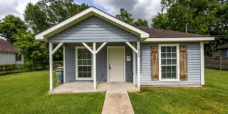 2 bedroom 1 bath - Move in Ready! Section 8 Welcome! Gallery 1