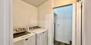 ADORABLE CONTEMPORARY 2 BEDROOM IN THE HEART OF WEST HILLS!!! Gallery 10