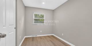 Modern Finishes & Hardwood Floors – 4BR Columbus Gem Gallery 26
