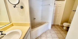 3 bedroom 2 bathroom Condo in the Gardens at Beachwalk Gallery 19