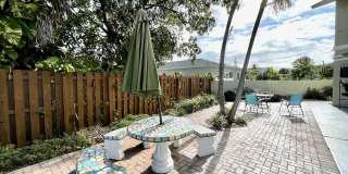 711 NE 14 Street unit: Studio Gallery 15