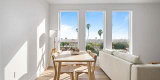 4804 Oakwood Gallery 7