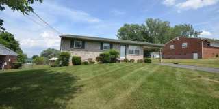 Coming Soon! 3/2 ranch (1-story) w/sunroom, fenced yard + more $1750 Gallery 1