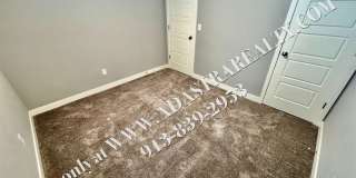 Beautiful Like New 4 Bed 4 Bath Home in Overland Park-Available in MAY!! Gallery 30