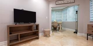 1723 NE Miami Gardens Dr Gallery 17