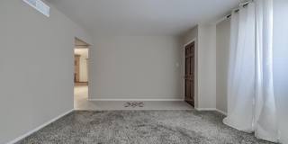 2927 HARRISON Avenue Gallery 28