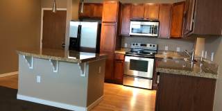 2BD/2BA condo w/ great kitchen, W/D, pool, garage & more! 2BD/2BA condo w/ great kitchen, W/D, pool, garage & more! Gallery 3