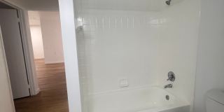 1 BED RM CONDO - FARMINGTON HILLS Gallery 8