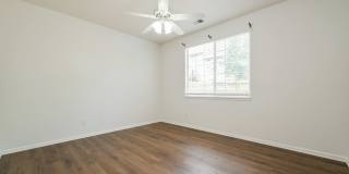 3 Bed/ 2Bath Close to Buckley Space Base Gallery 9