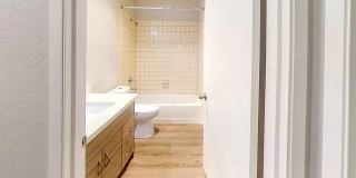 Charming Bothell Condo in a Fantastic Location! (Lower rent for 8 of 12 months Gallery 8