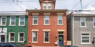 Stunning South Side 3BR - Skyline Views, Master Suite & Finished 3rd Floor Gallery 1