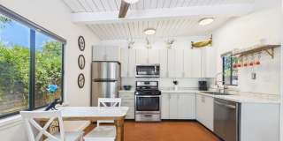 Fully Furnished 1 Bedroom Condo Gallery 7