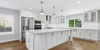 Fully Remodeled 4 Bed + 2.5 Bath Home in Desirable Westlake Hills! Gallery 9